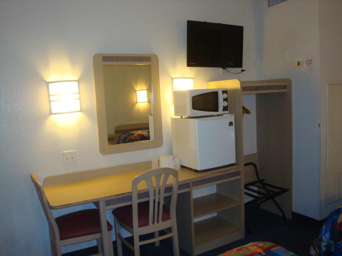 Lakeside Inn 레이크 하바슈 시티 객실 사진